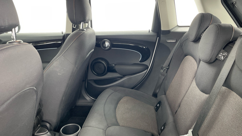 MINI Hatchback 1.5 Cooper Classic Premium 5dr Auto Petrol Hatchback